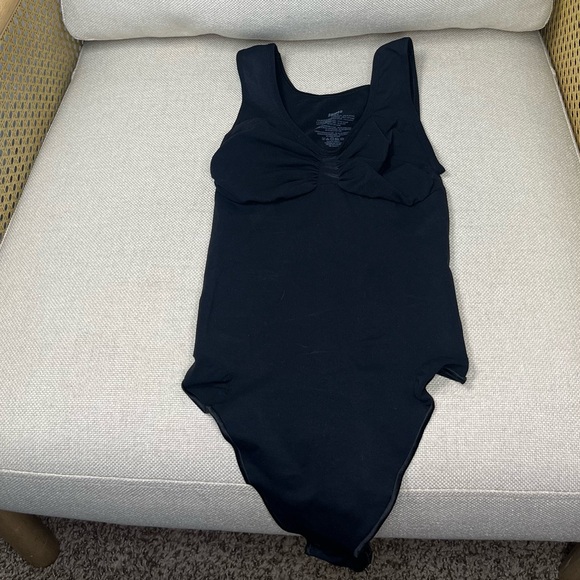 New without box Skims Seamless Sculpt Scoopneck Thong Bodysuit - Picture 2 of 4